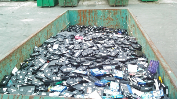 Discarded VHS tapes Rights: Creative Commons Attribution 2.0 License Credit line: Courtesy of Rob Pearce