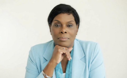 Dee Farmer - Bio Headshot
